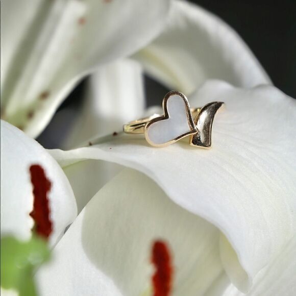 14k solid gold heart ring size 7 perfect gift trendy ring - Picture 2 of 6